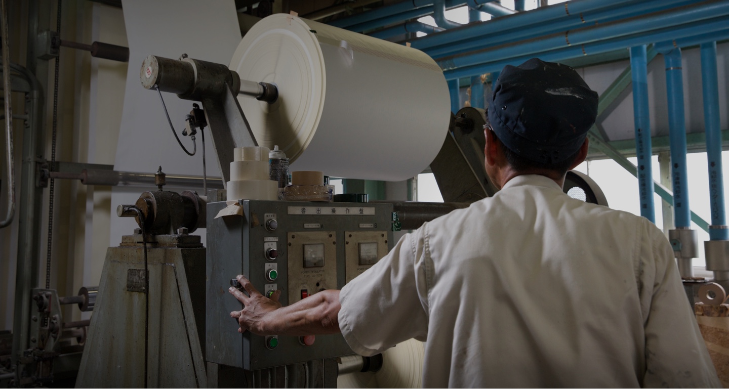 サンロック工業株式会社 大阪の壁紙メーカー サンロック工業 は 蓄積された技術力と自社工場による柔軟な対応力で 壁紙クロスの可能性を拡げます